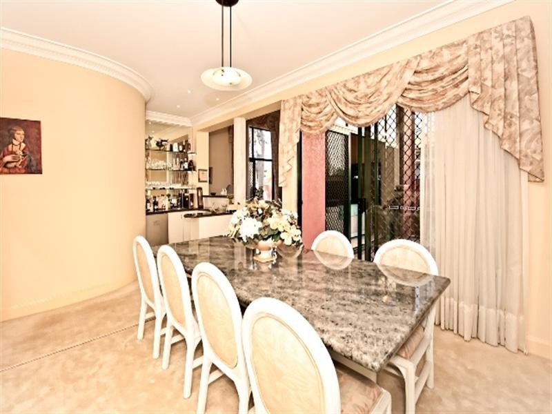 140 “Surfers Waters” 40 Cotlew St E, Southport QLD 4215