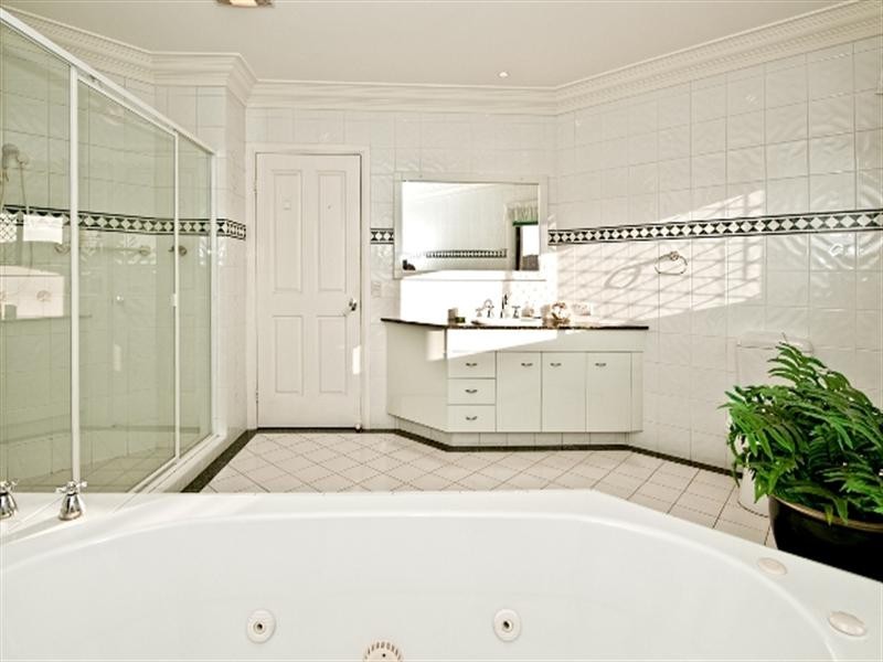 140 “Surfers Waters” 40 Cotlew St E, Southport QLD 4215