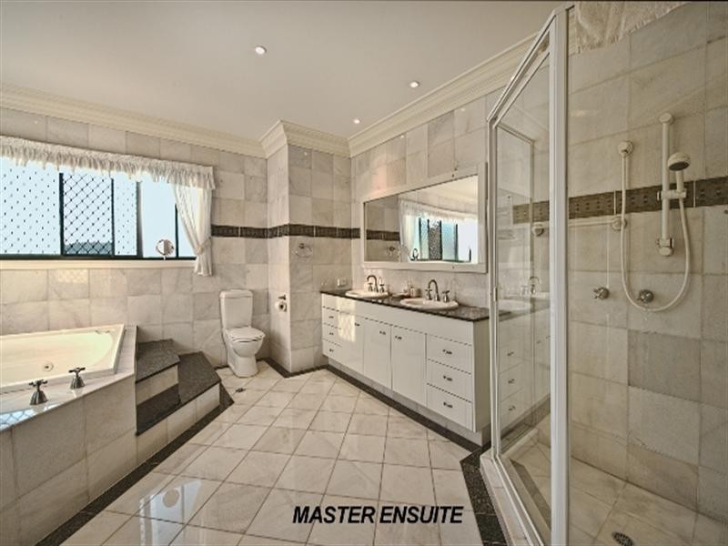 140 “Surfers Waters” 40 Cotlew St E, Southport QLD 4215