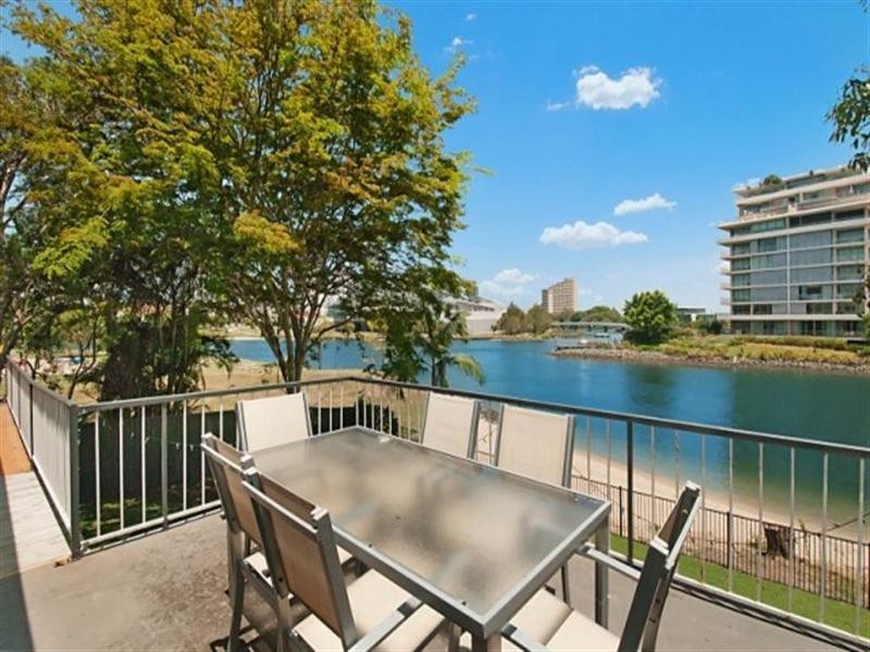 145 Allambi Avenue, Broadbeach Waters QLD 4218