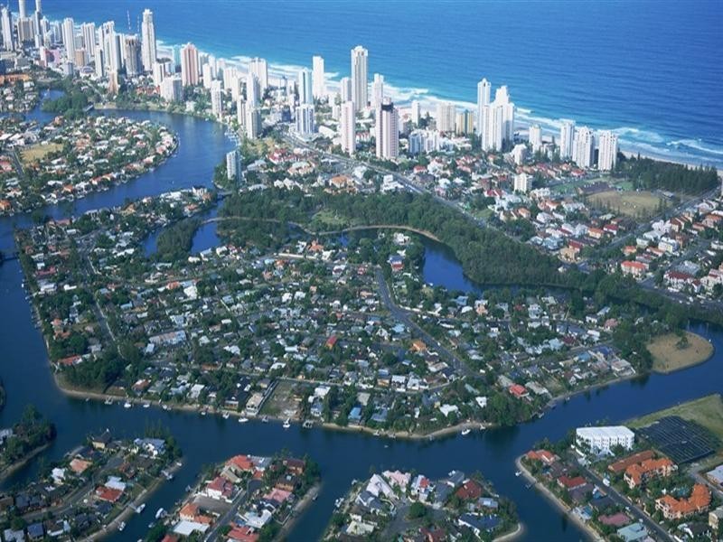 25 Karina Crescent, Broadbeach Waters QLD 4218