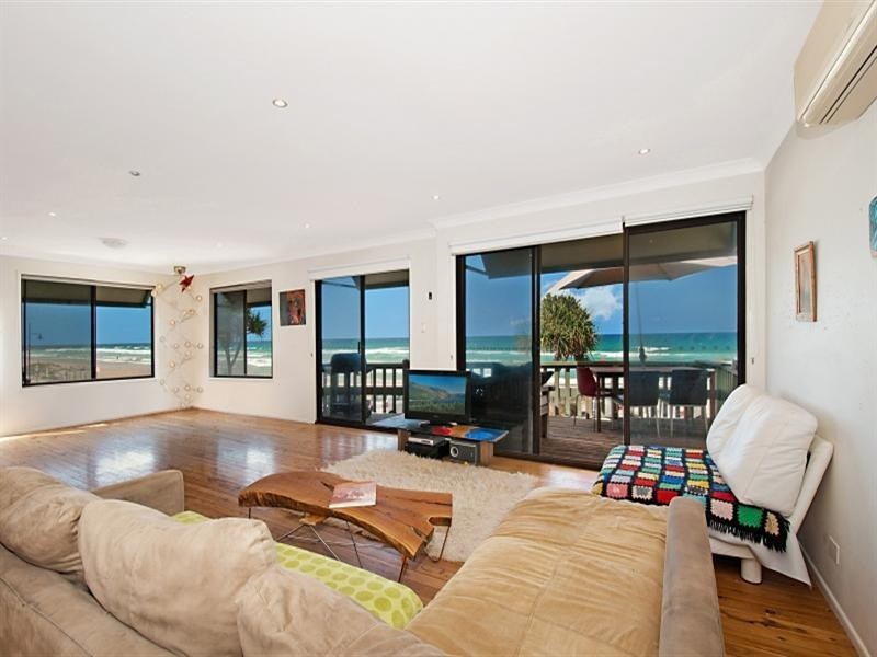 754 Pacific Parade, Currumbin QLD 4223
