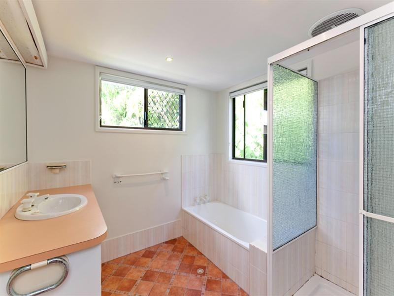 754 Pacific Parade, Currumbin QLD 4223