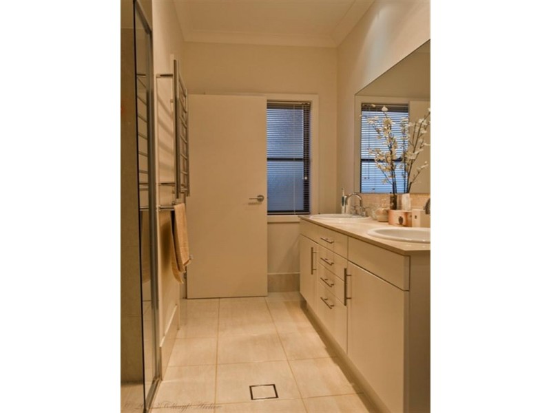 8 Culgoora Crescent, Reedy Creek QLD 4227