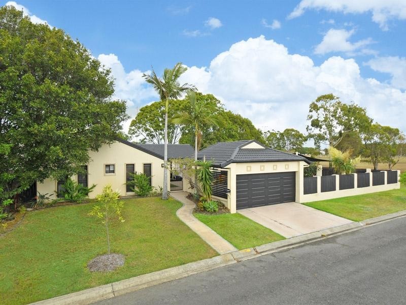 55 Sailaway Street, Mermaid Waters QLD 4218