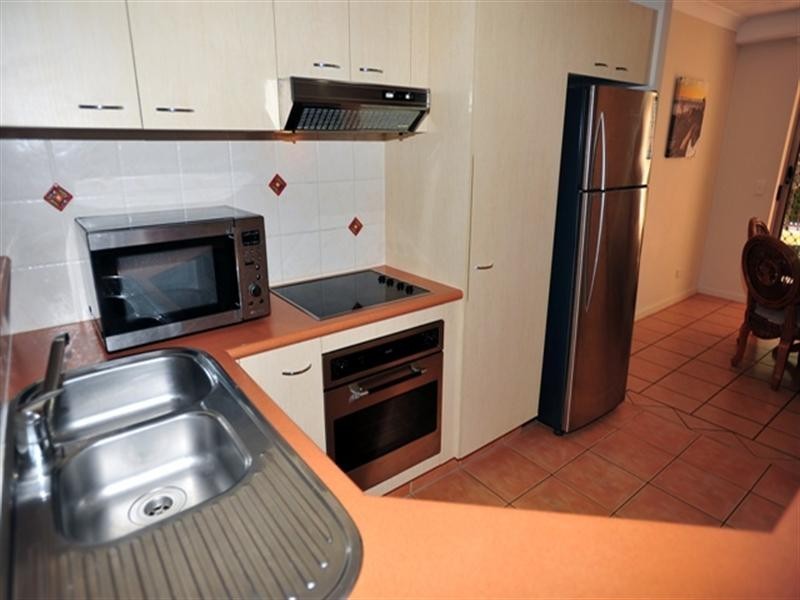 Apartment 5 ‘Turtle Beach Resort’, 2342 Gold Coast Highway, Mermaid Beach QLD 4218