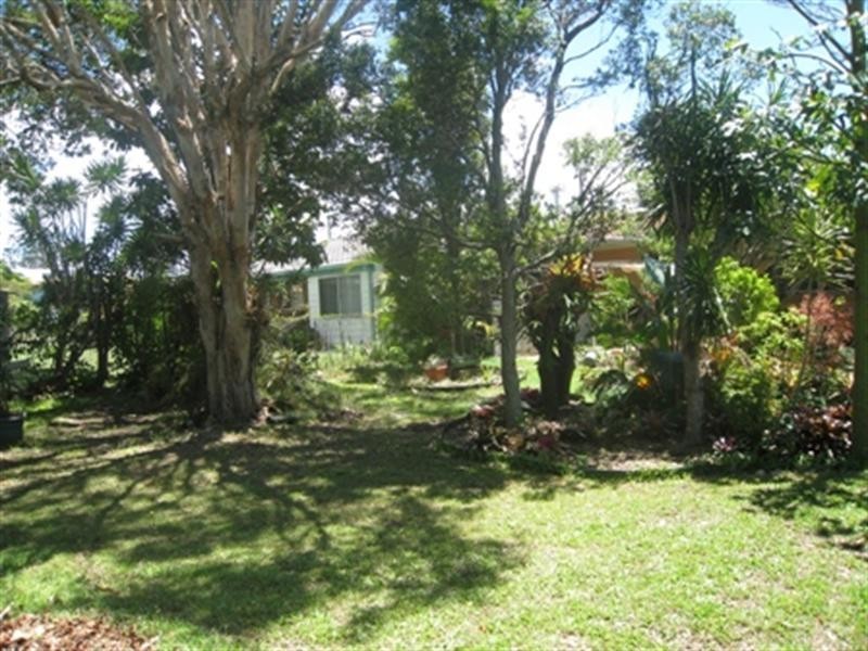 24 Paradise Avenue, Miami QLD 4220