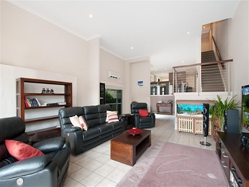 74b Dolphin Avenue, Mermaid Beach QLD 4218