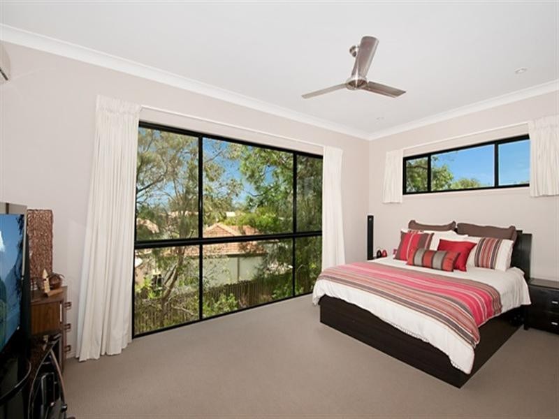 74b Dolphin Avenue, Mermaid Beach QLD 4218