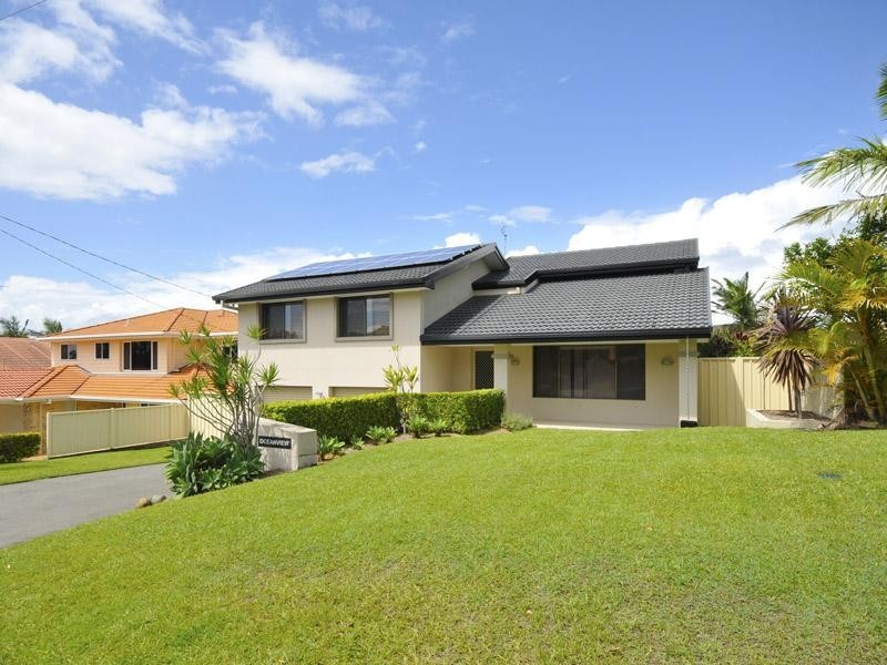 3 Crest Drive, Elanora QLD 4221