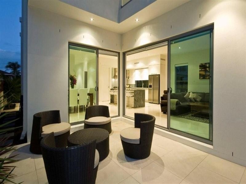 27 Tamborine Street, Mermaid Beach QLD 4218