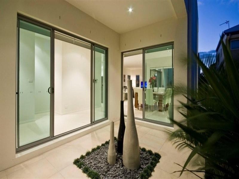 27 Tamborine Street, Mermaid Beach QLD 4218