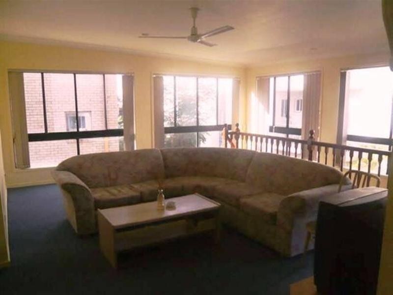 1a/2769 Gold Coast Highway, Broadbeach QLD 4218