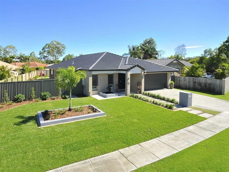 54 Saffron Street, Elanora QLD 4221