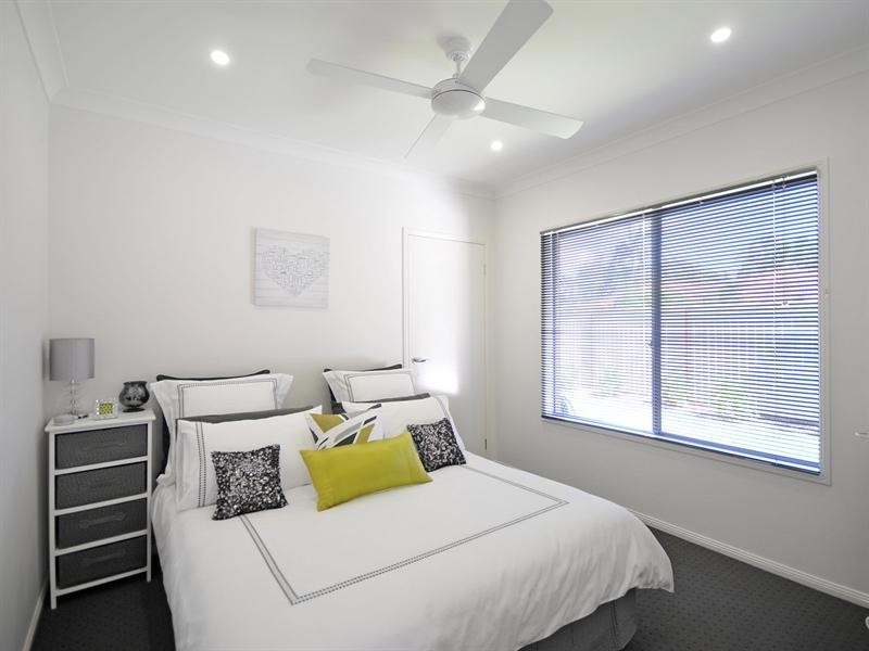 54 Saffron Street, Elanora QLD 4221