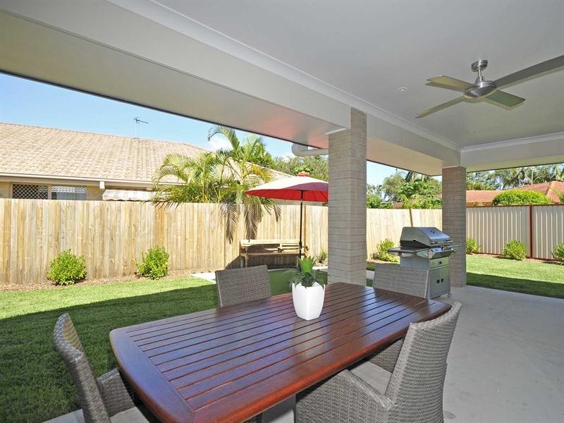 54 Saffron Street, Elanora QLD 4221