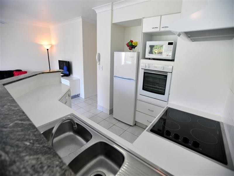 Apartment 77 ‘Grande Florida’, 7 Redondo Avenue, Miami QLD 4220