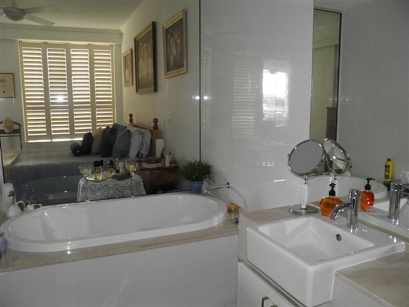 1700 Rialto Quay Drive, Hope Island QLD 4212