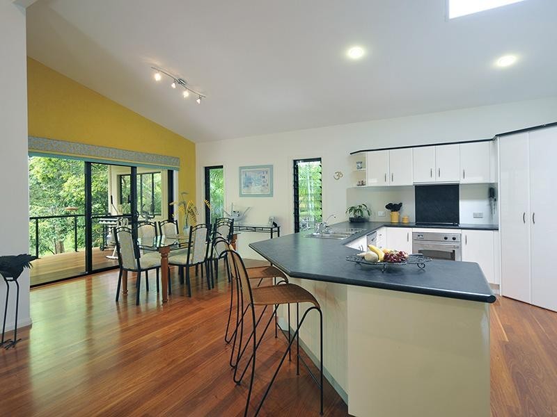 10 Acmena Court, Elanora QLD 4221