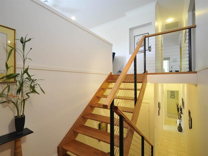 10 Acmena Court, Elanora QLD 4221