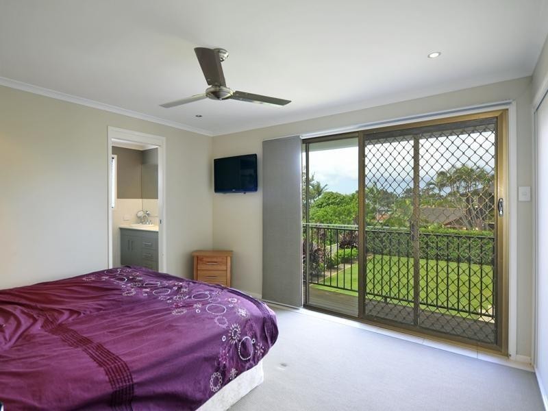 3 Crest Drive, Elanora QLD 4221