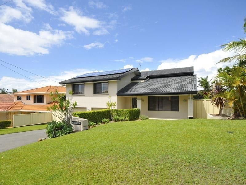 3 Crest Drive, Elanora QLD 4221