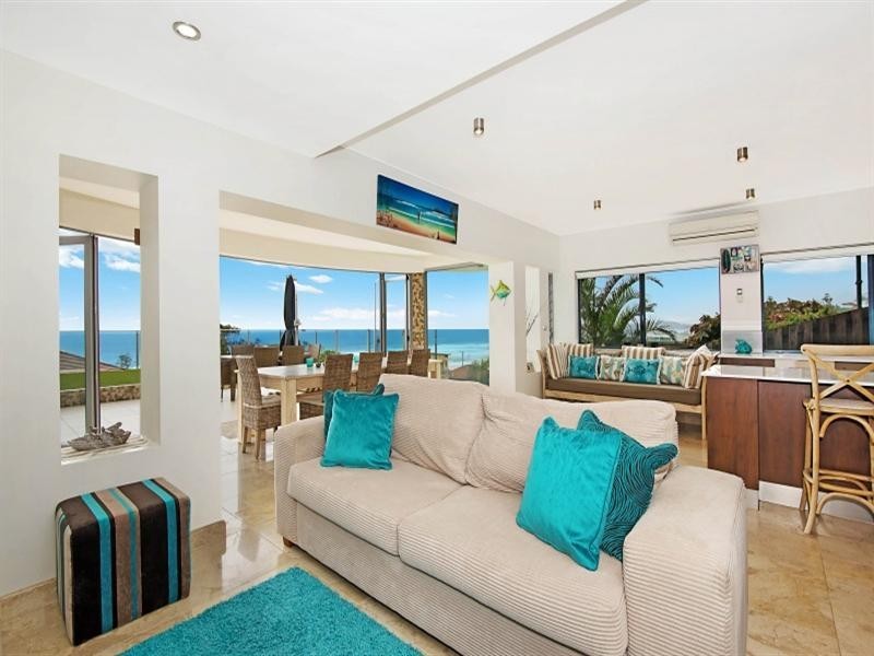 2/29 Woodgee Street, Currumbin QLD 4223