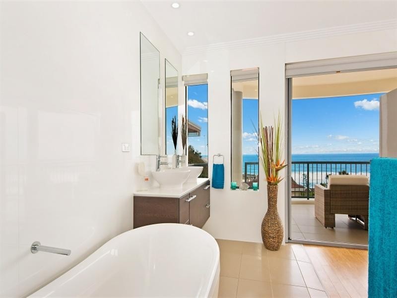 2/29 Woodgee Street, Currumbin QLD 4223