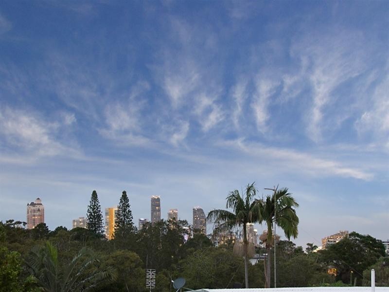 2 Savoy Drive, Broadbeach Waters QLD 4218