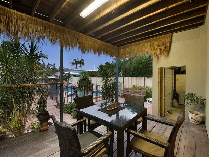 2 Savoy Drive, Broadbeach Waters QLD 4218