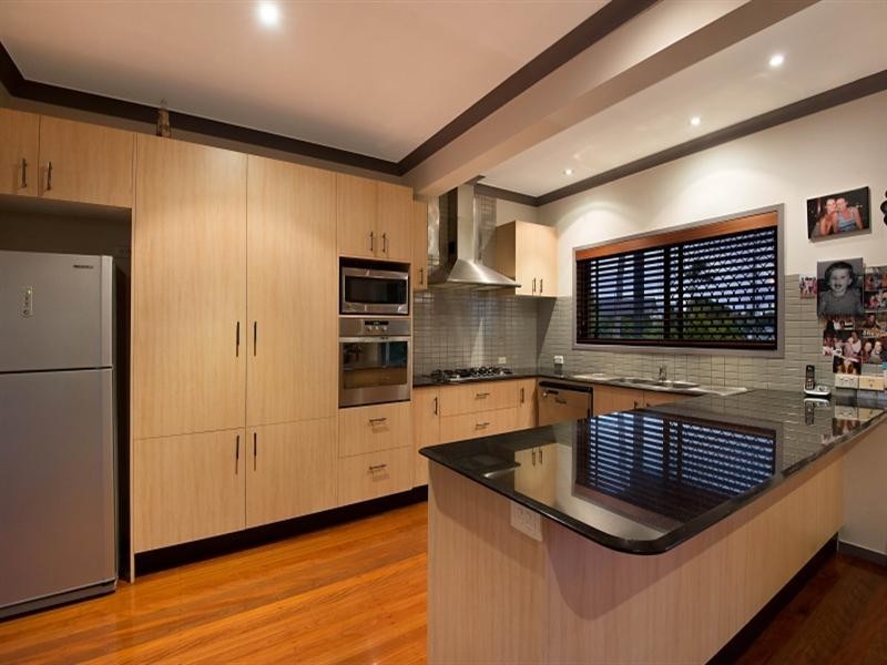 2 Savoy Drive, Broadbeach Waters QLD 4218