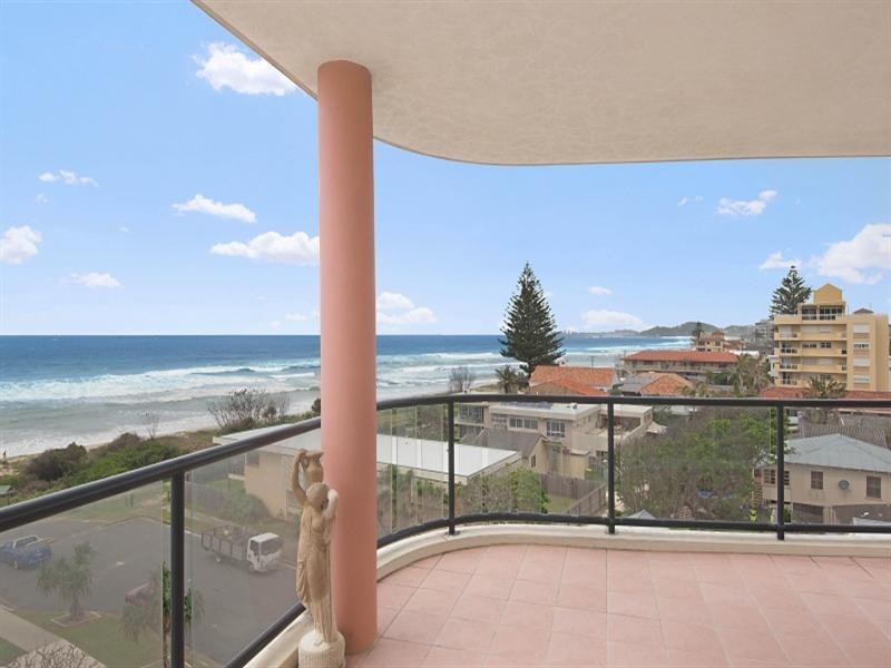 5/3 Twenty-Seventh Avenue, Palm Beach QLD 4221