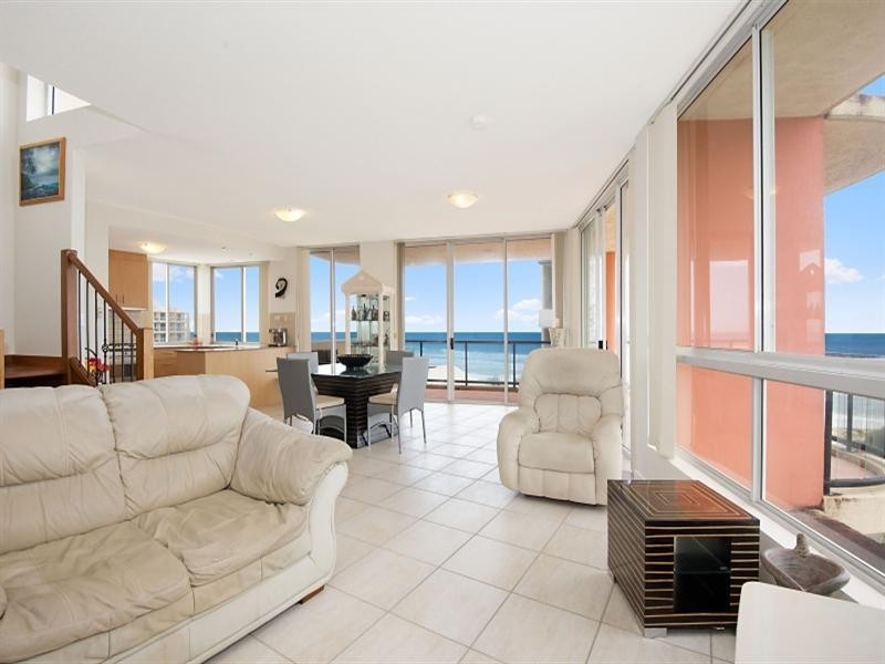 5/3 Twenty-Seventh Avenue, Palm Beach QLD 4221