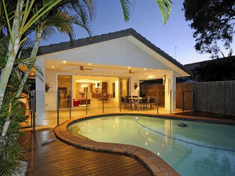 9 Bardon Avenue, Miami QLD 4220