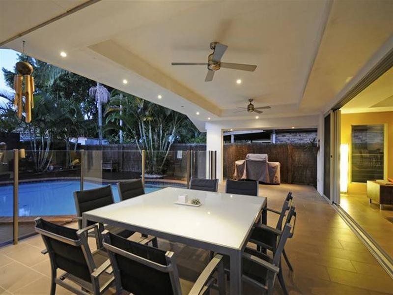 9 Bardon Avenue, Miami QLD 4220