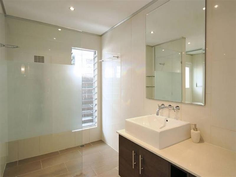 9 Bardon Avenue, Miami QLD 4220