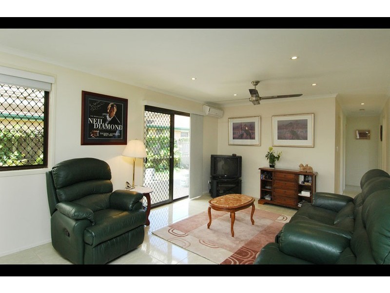 2 Karratha Court, Mermaid Waters QLD 4218