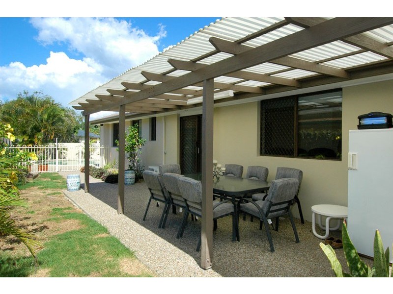 2 Karratha Court, Mermaid Waters QLD 4218