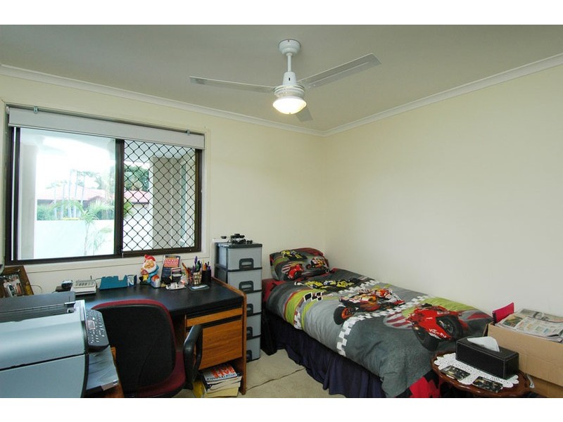 2 Karratha Court, Mermaid Waters QLD 4218