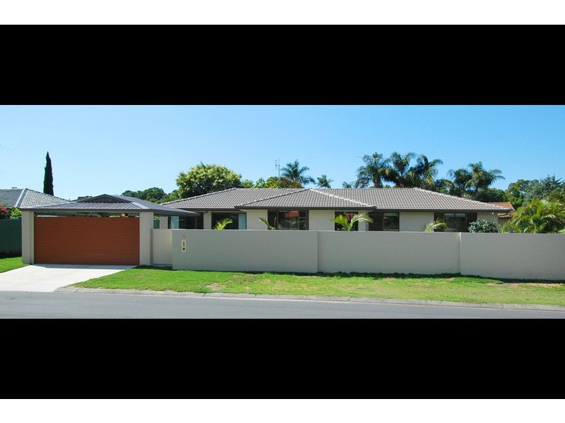 2 Karratha Court, Mermaid Waters QLD 4218