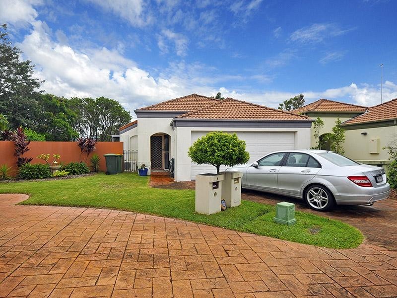 7 Coral Tree Court, Robina QLD 4226