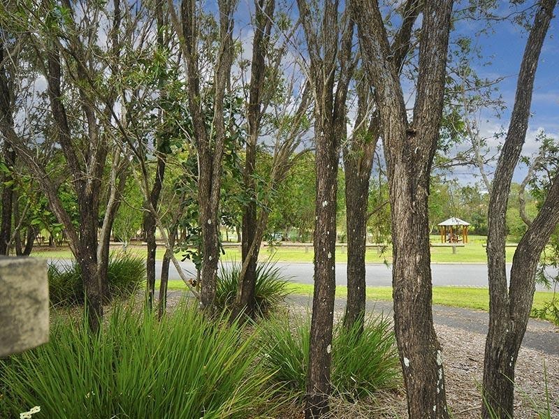 7 Coral Tree Court, Robina QLD 4226