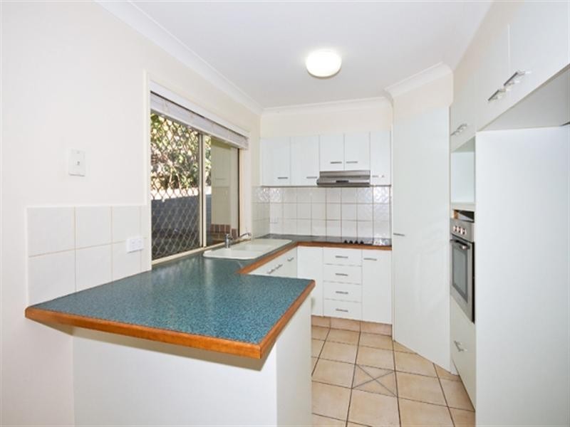 2/98 Johnston Street, Southport QLD 4215