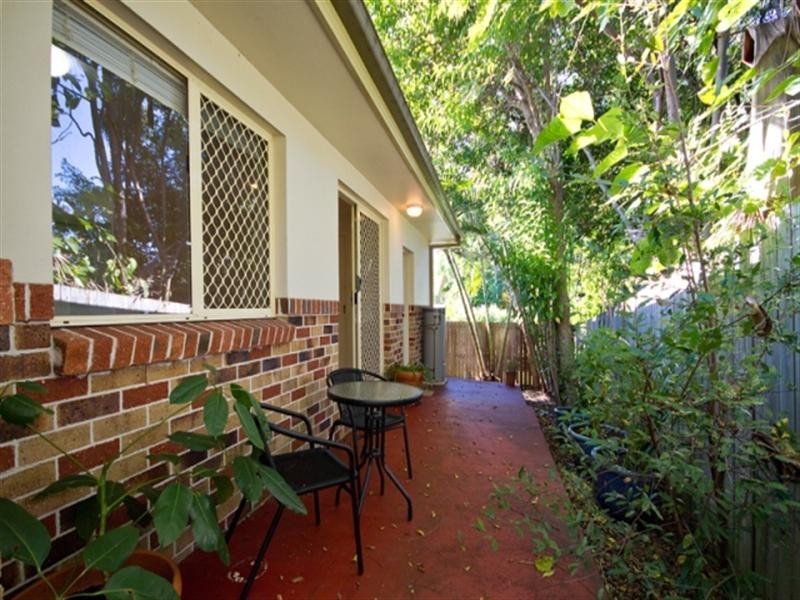 2/98 Johnston Street, Southport QLD 4215