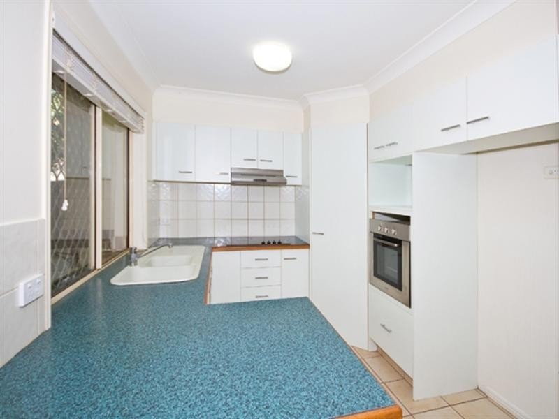 2/98 Johnston Street, Southport QLD 4215