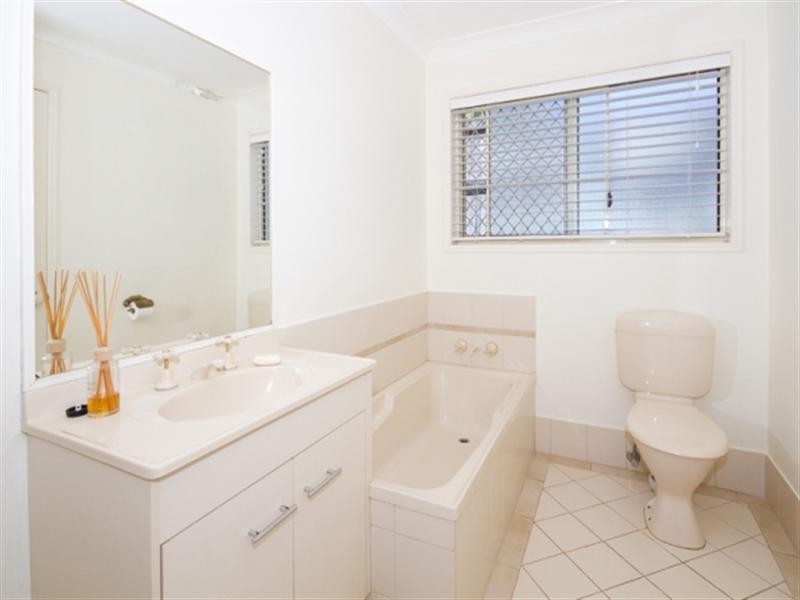 2/98 Johnston Street, Southport QLD 4215