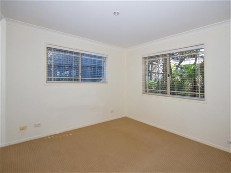 2/98 Johnston Street, Southport QLD 4215