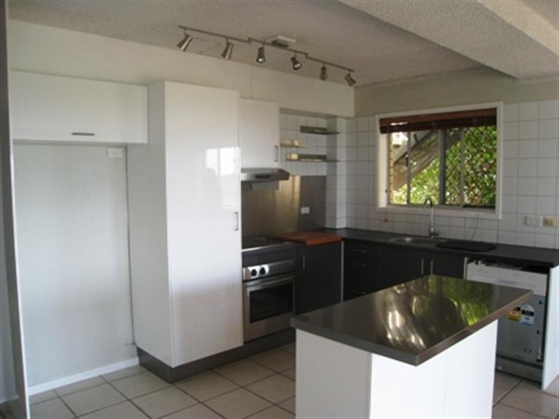 1/138 Marine Parade, Miami QLD 4220