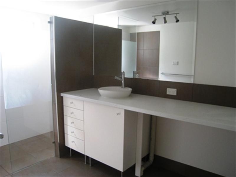 1/138 Marine Parade, Miami QLD 4220