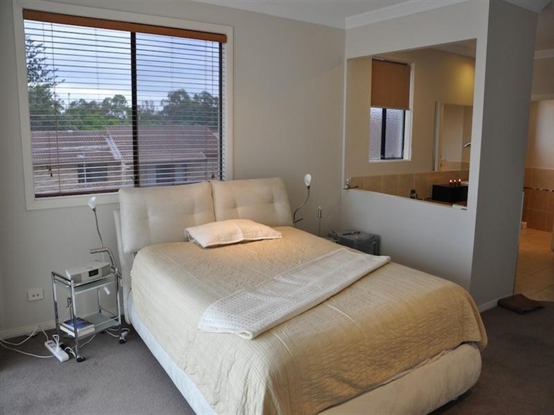 3/9 Rosewood Avenue, Broadbeach QLD 4218